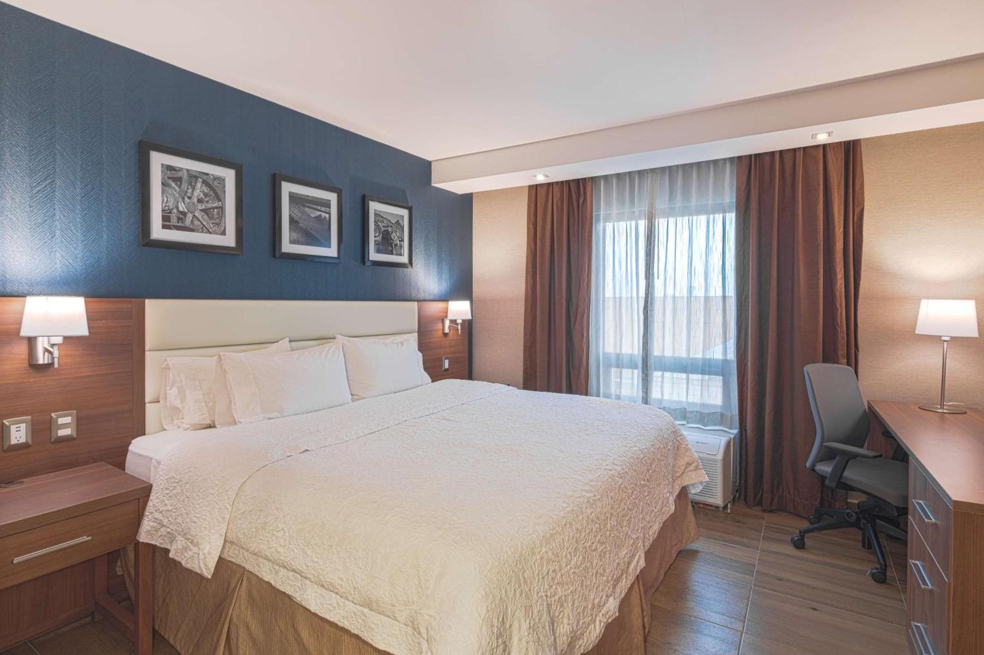 Hampton By Hilton Galerías Hotel 4*